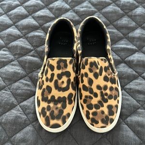 No brand animal print slip on. Size 6.5